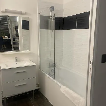 Lägenhet Pleasant Duplex Neuilly-sur-Marne